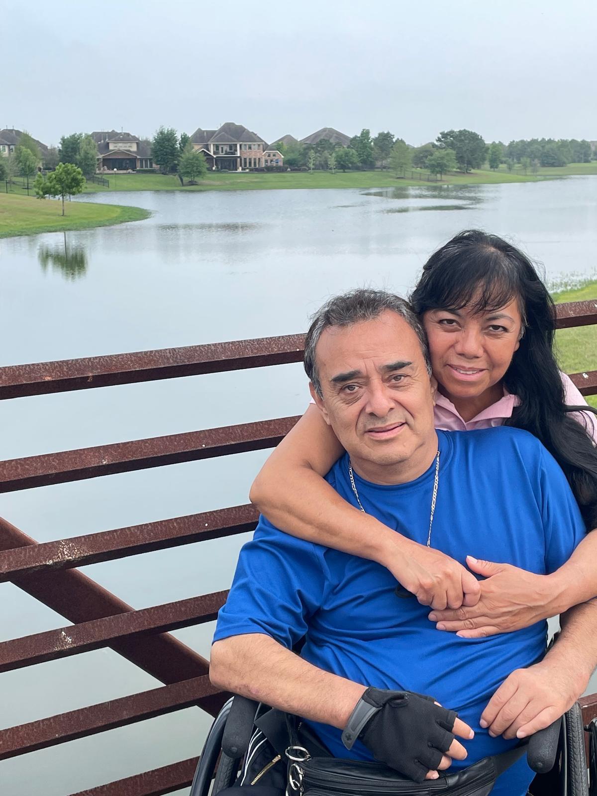Noé Ramírez y su Esposa